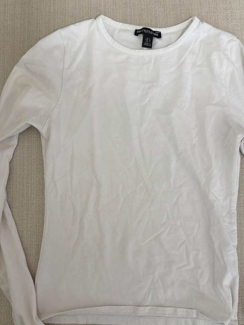 PrettyLittleThing White Long Sleeve Crew Neck Tee
